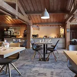 Le Labrador Hotel