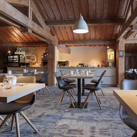 Le Labrador מלון