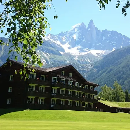 Le Labrador מלון